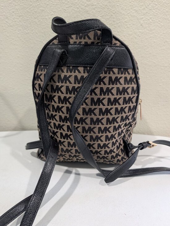 Michael Kors Abbey Medium Backpack main image 8